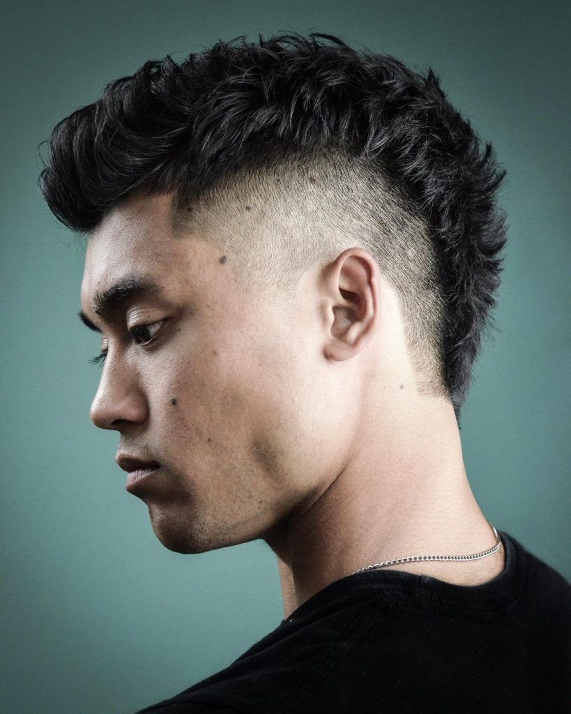 Corte de cabelo Moicano